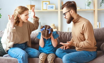 La importancia de mantener relaciones familiares positivas para los niños después del divorcio.